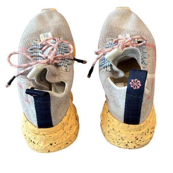 Nike Space Hippie 01 Melon Tint Limited Edition Sneakers Size 8 NWOT - Picture 5 of 9